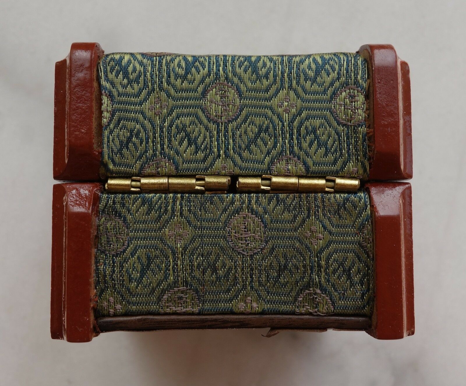 Shanghai mint:1980 God of Longevity multiple crystal - Fresh Stock Dated February 2026