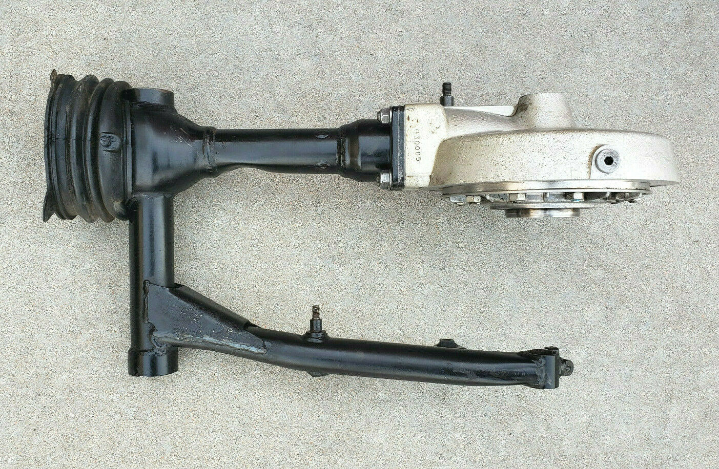 YAMAHA XS750 REAR SWINGARM FINAL DRIVE ASSEMBLY CASE TYPE II 2 AXLE GEAR 77-79 - Fresh Stock Dated February 2026