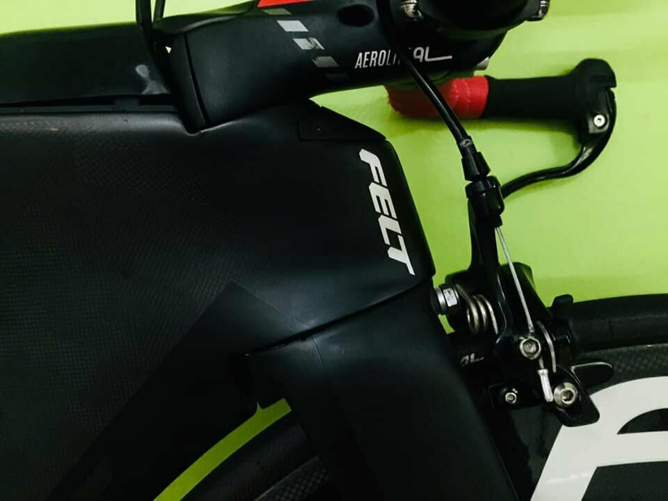 FELT IA16 TT Triathlon Bike Matte Carbon 2019 11 speed Condition 9 / 10 - Fresh Stock Dated December 2025