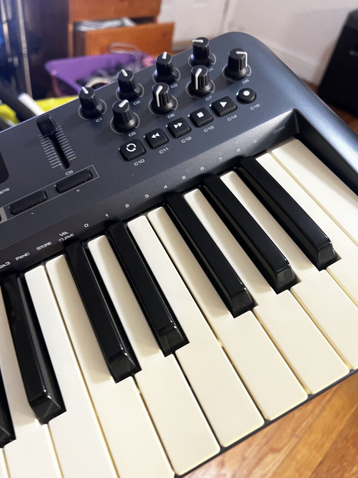 M-Audio Oxygen 25 USB MIDI Keyboard Controller 3RD GENERATION - Fresh Stock Dated February 2026