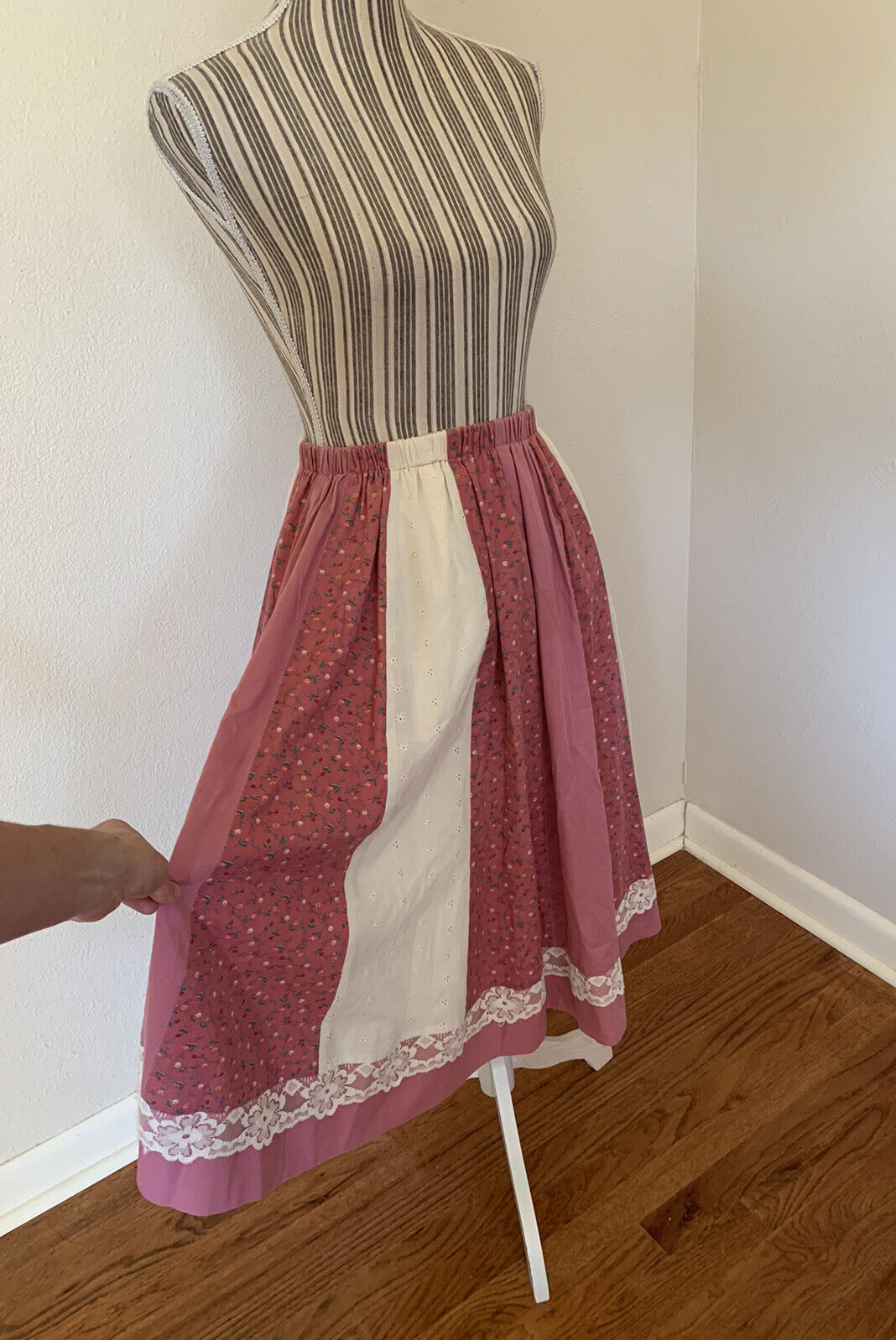 Vintage Prairie Cottage core Floral Skirt Pitchfork Brand￼￼ Women’s Small - Fresh Stock Dated March 2026