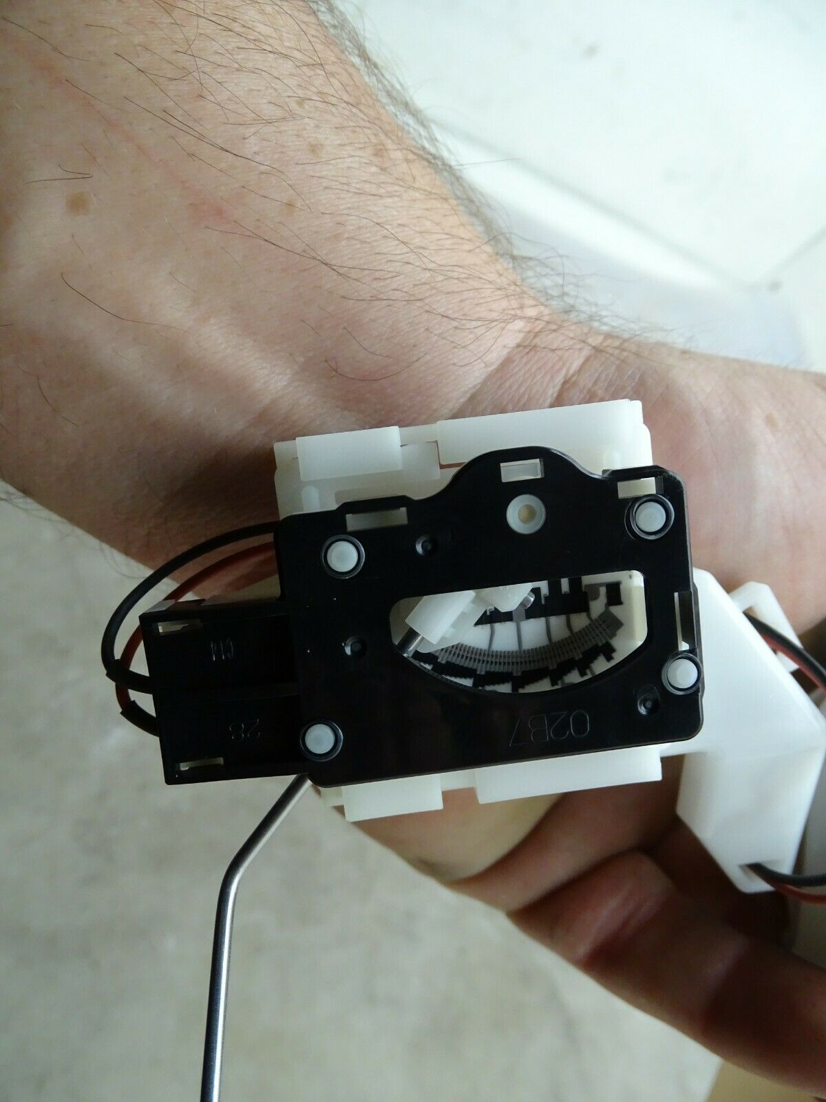 18 SUZUKI GSXR 1000 GAS FUEL PUMP  E-294 - Fresh Stock Dated February 2026