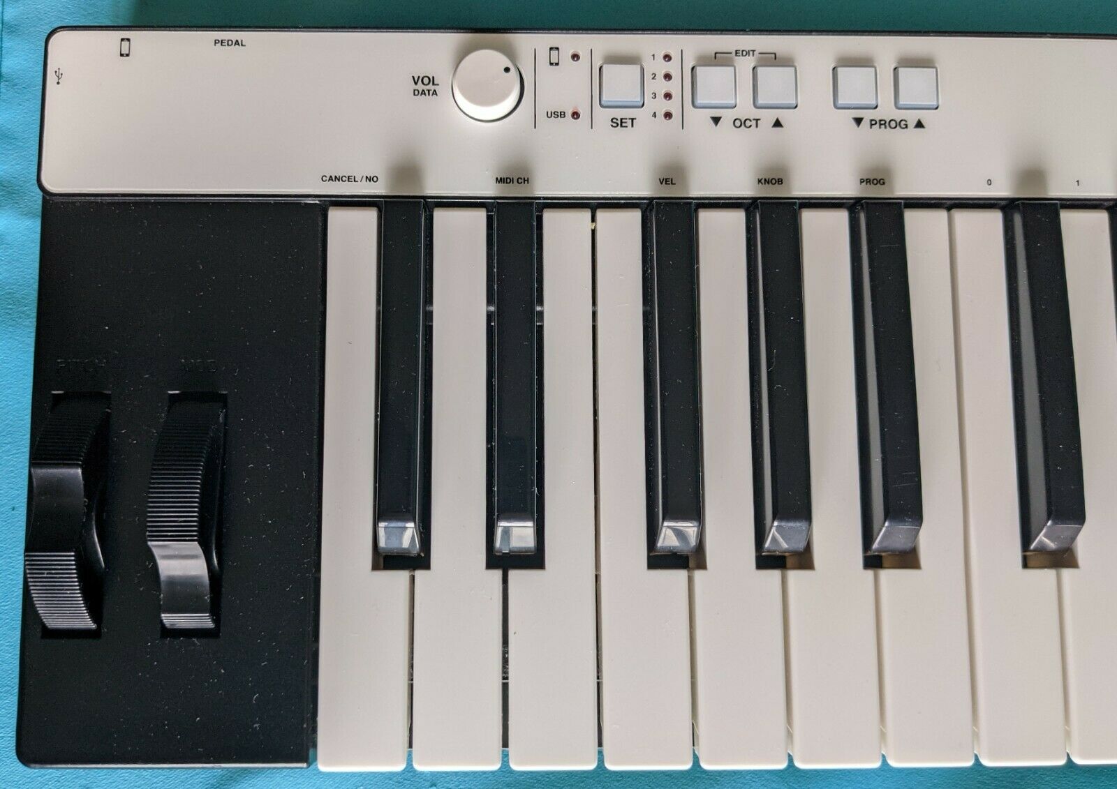 iRig Keys PRO 37 KEY IK Multimedia iPad iPhone Keyboard MiDi Controller - Fresh Stock Dated February 2026
