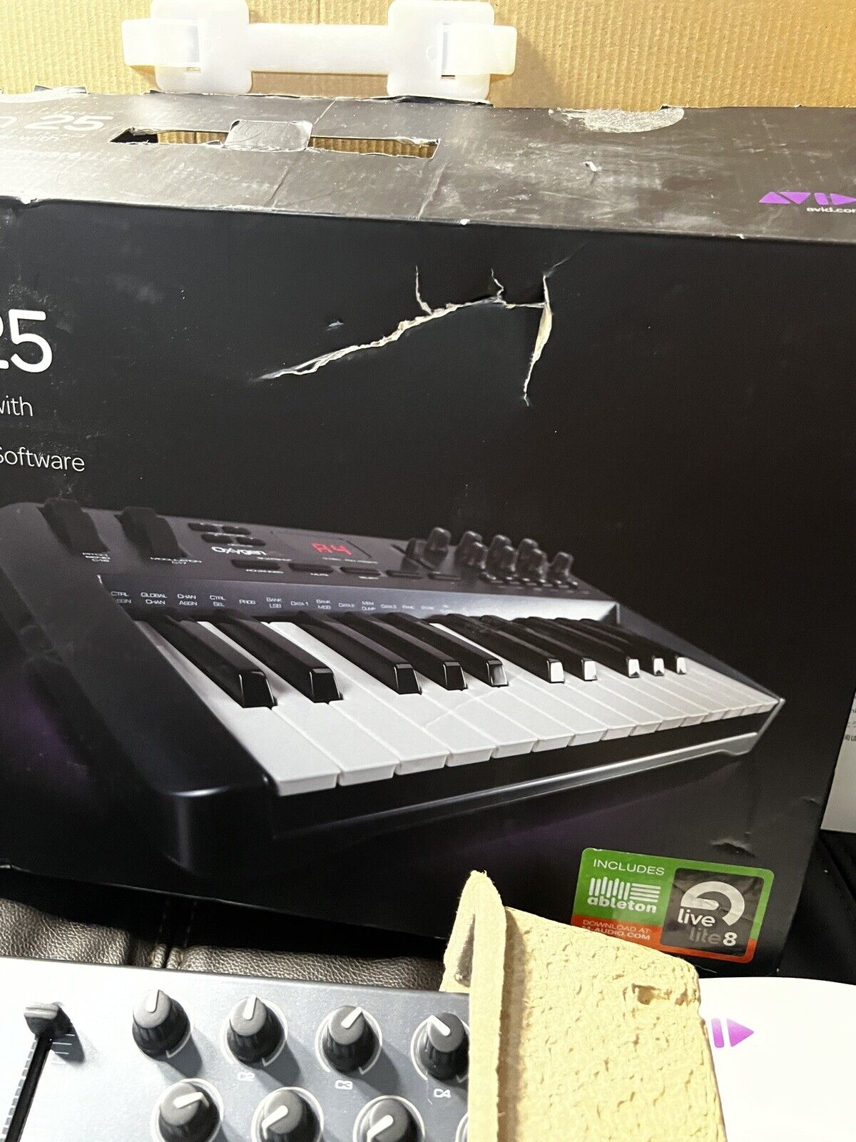 M-Audio Oxygen 25 USB MIDI Keyboard Controller 3RD GENERATION - Fresh Stock Dated February 2026