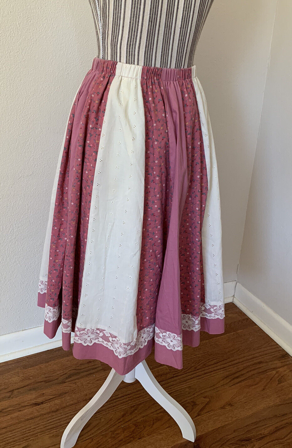 Vintage Prairie Cottage core Floral Skirt Pitchfork Brand￼￼ Women’s Small - Fresh Stock Dated March 2026