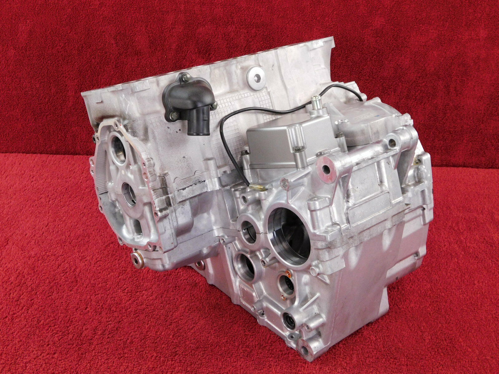 Engine Crankcase / Cylinder Block *NICE! 04-05 GSXR600 GSXR 600 Matching Cases - Fresh Stock Dated February 2026