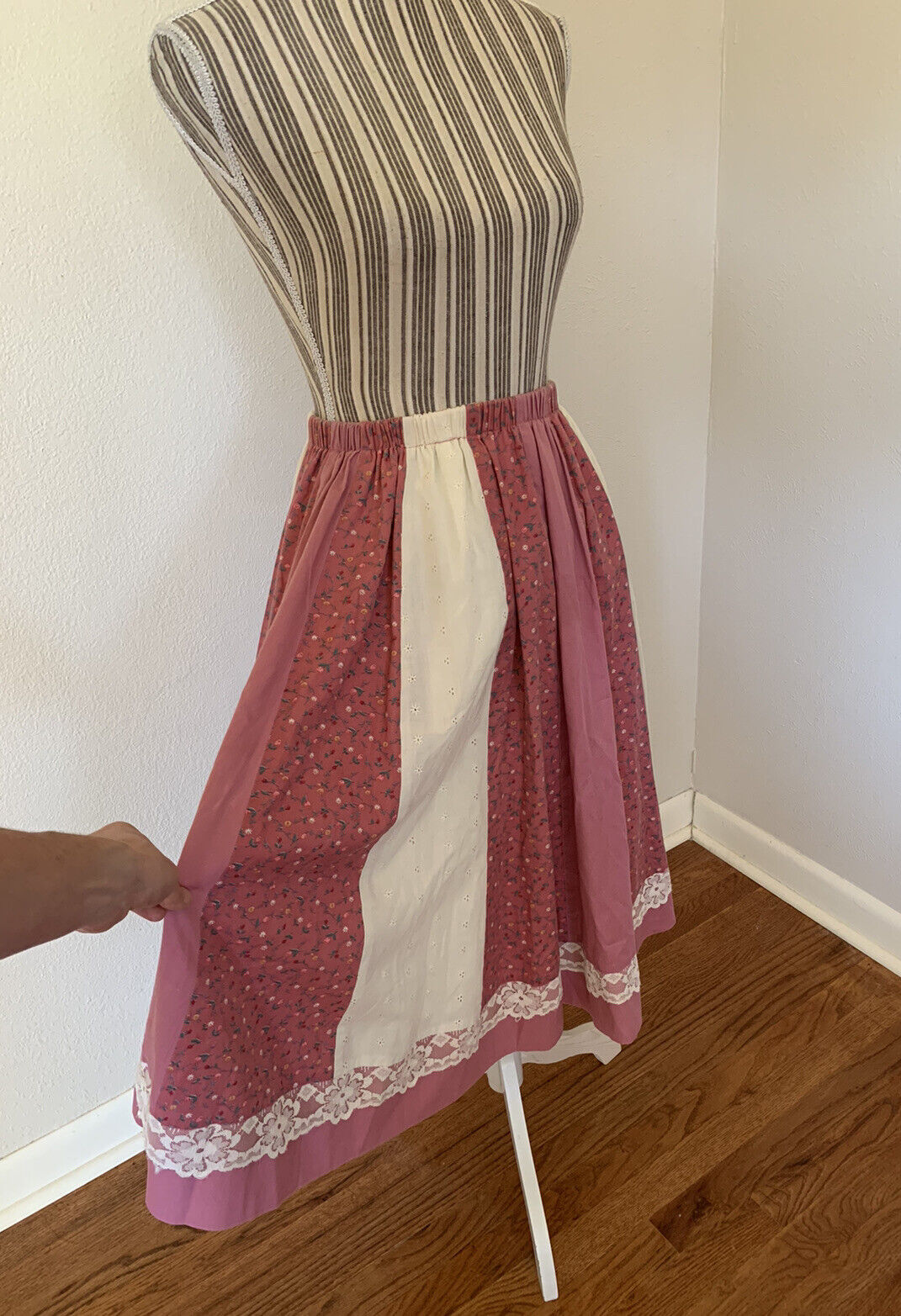 Vintage Prairie Cottage core Floral Skirt Pitchfork Brand￼￼ Women’s Small - Fresh Stock Dated March 2026