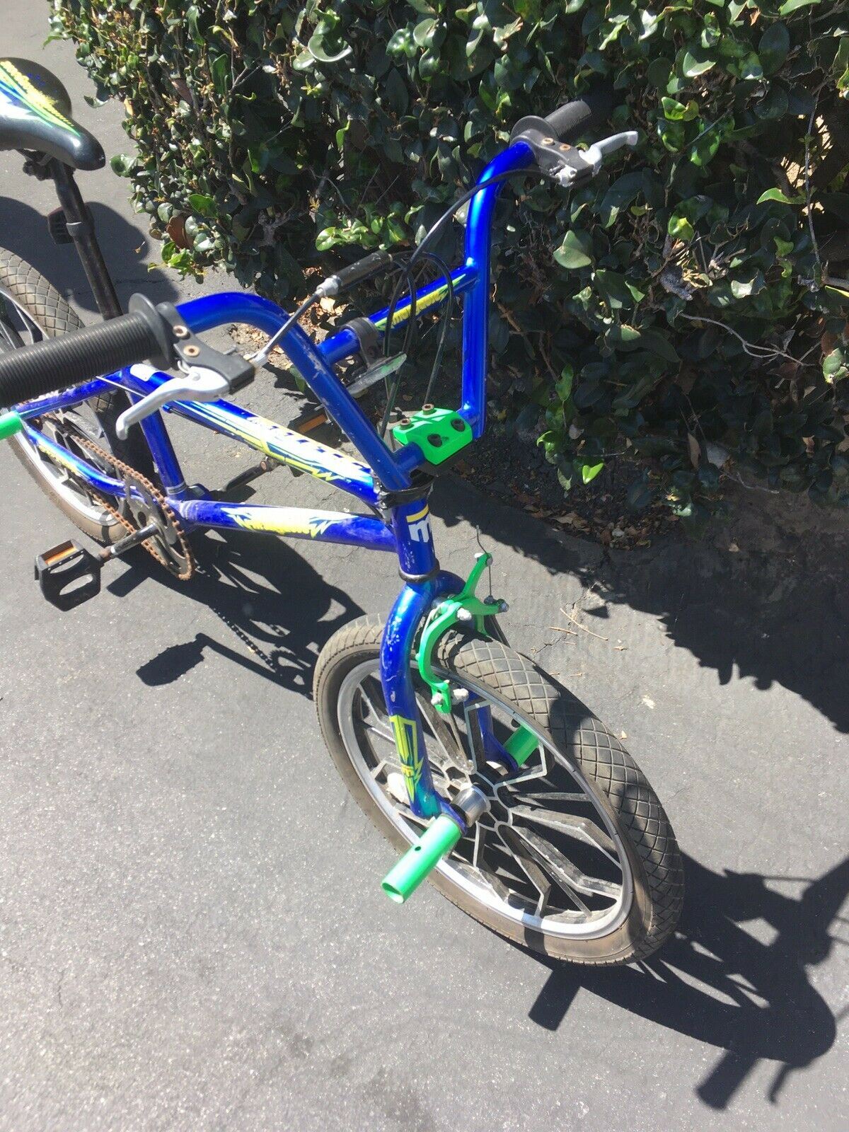 Local Pick Up Only. Mongoose Magnetic BMX Bike Bicycle Good - Fresh Stock Dated February 2026