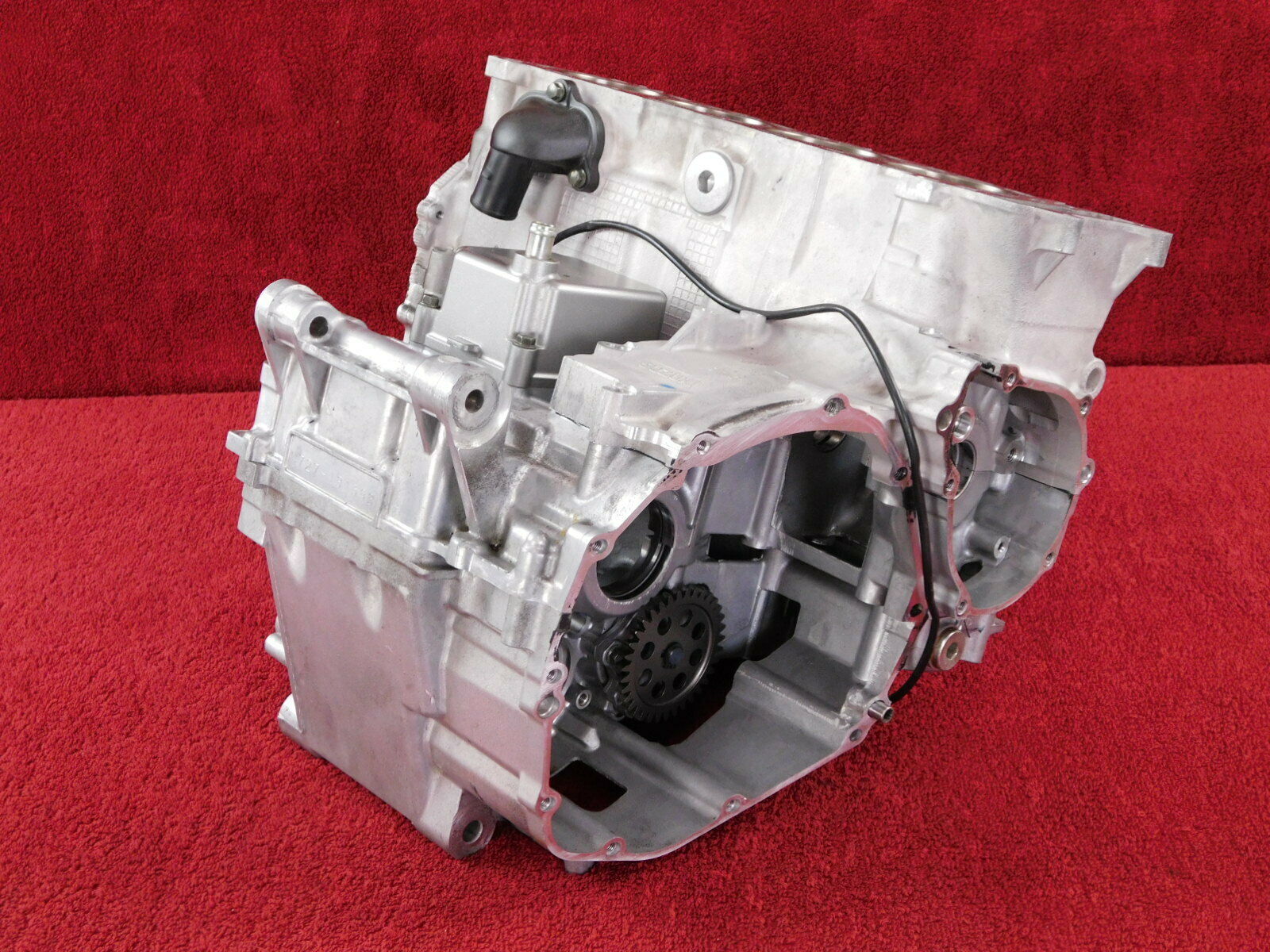 Engine Crankcase / Cylinder Block *NICE! 04-05 GSXR600 GSXR 600 Matching Cases - Fresh Stock Dated February 2026