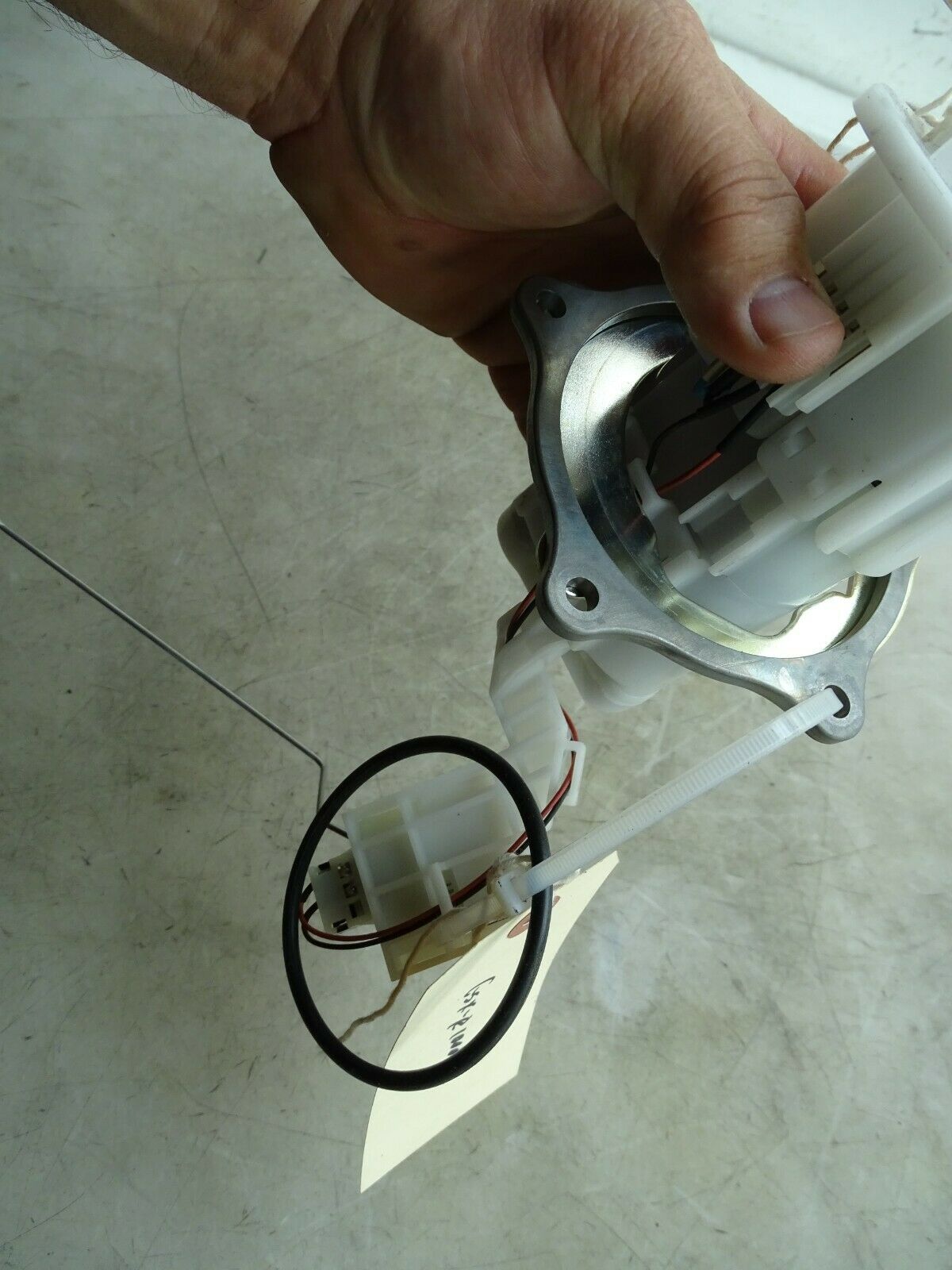 18 SUZUKI GSXR 1000 GAS FUEL PUMP  E-294 - Fresh Stock Dated February 2026