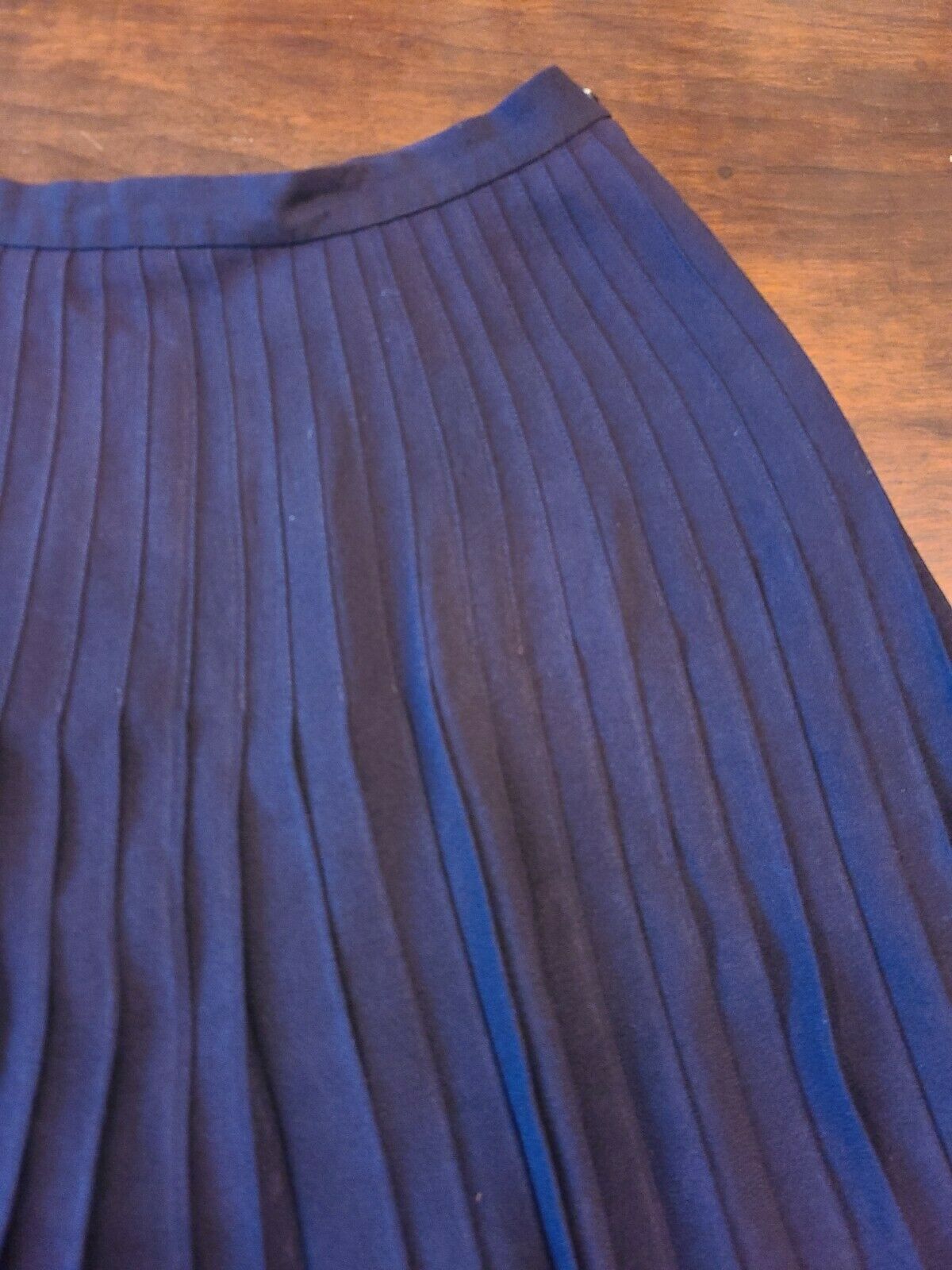 GORGEOUS~Guy Laroche~Vintage 1980s~BLACK VICOSE Pleated Skirt~SIZE 40 - Fresh Stock Dated February 2026
