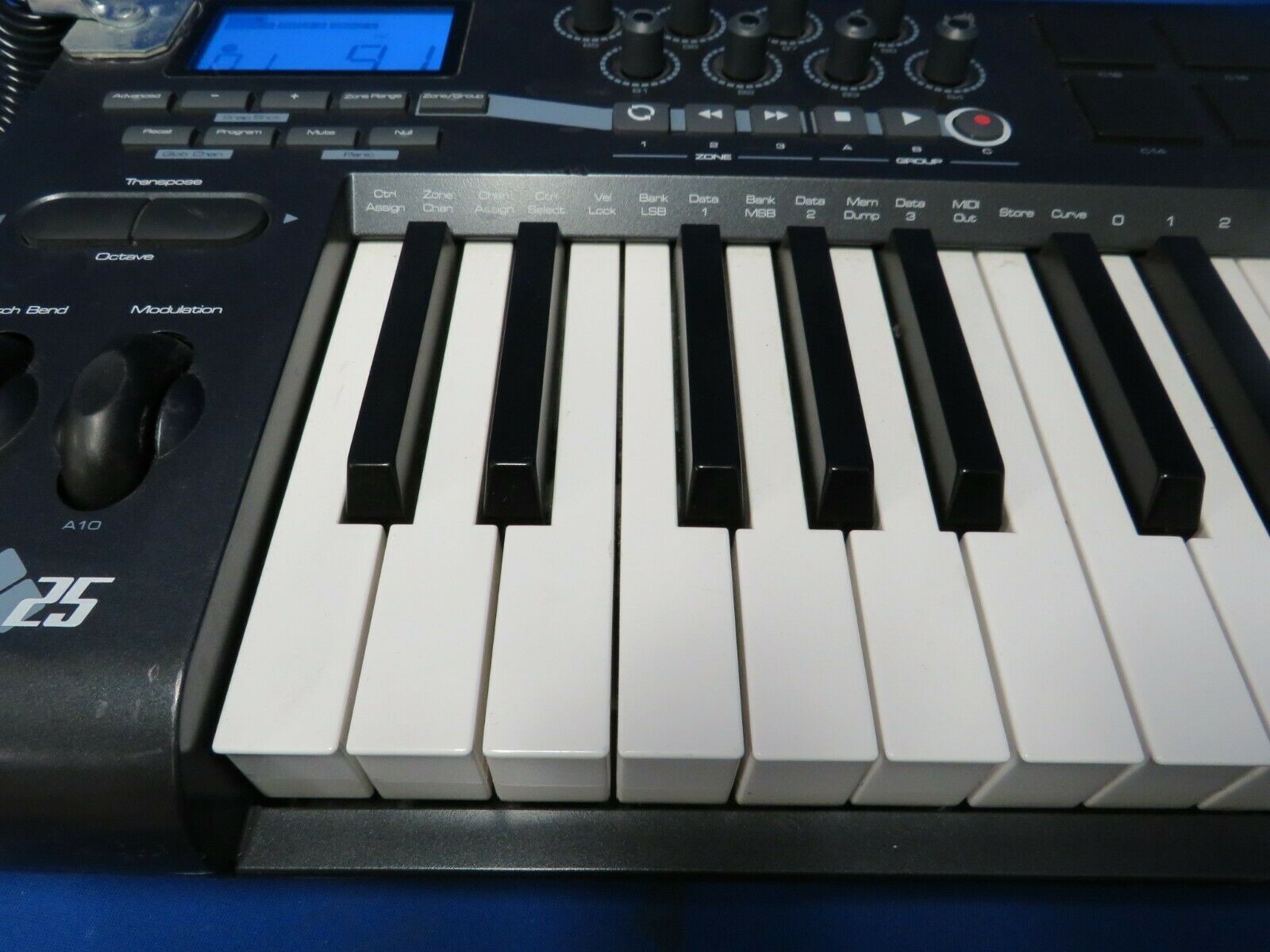 M-Audio Axiom 25 Advanced 25 Key USB MIDI Controller (no 12V power supply) - Fresh Stock Dated February 2026