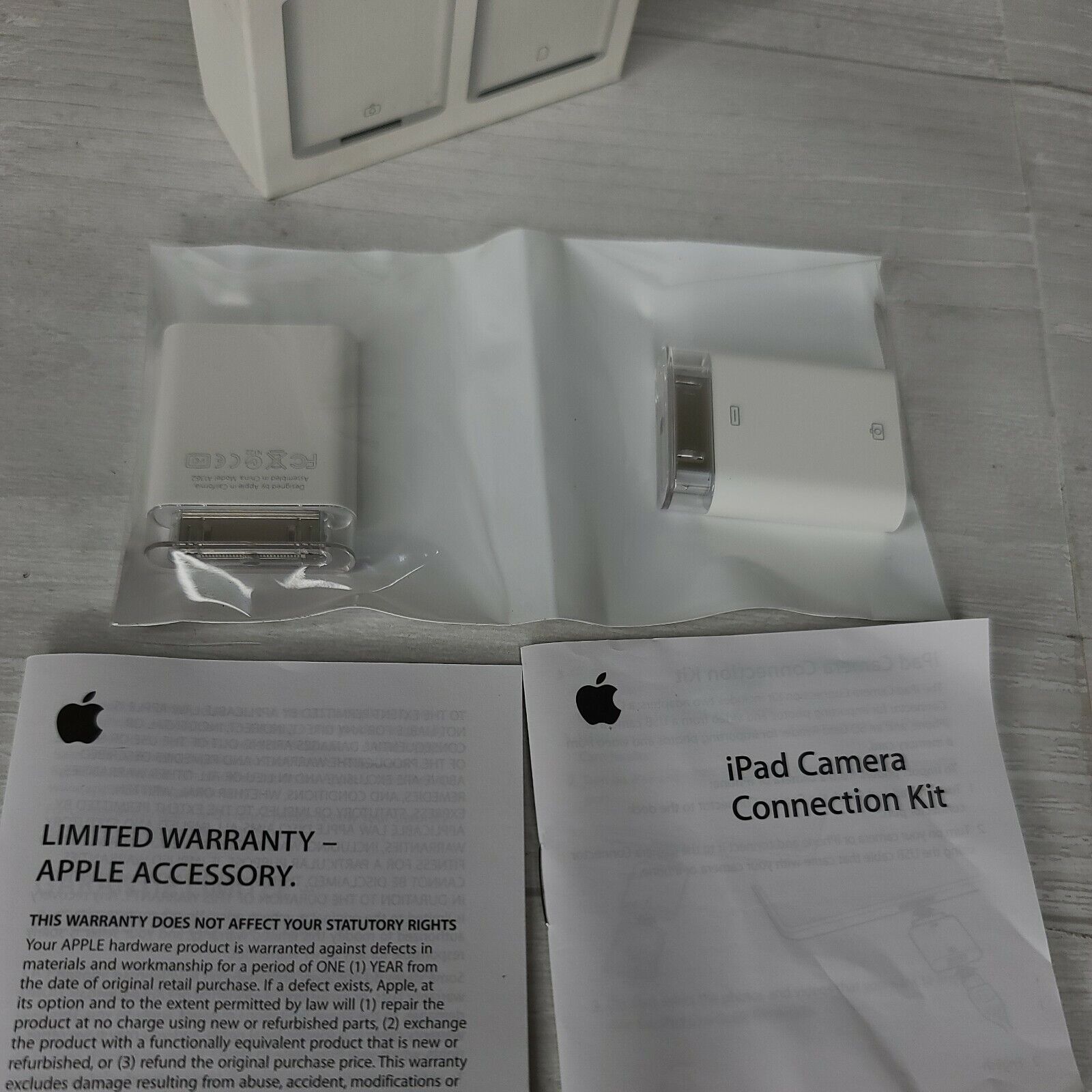 Original Apple iPad Camera Connection Kit (30-Pin),MC531ZM/A ,A1358, A1362 (NOB) - Fresh Stock Dated February 2026