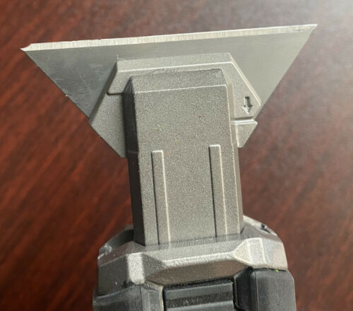 TOUGHBUILT ! SCRAPER & UTILITY KNIFE PLUS PRY END - Fresh Stock Dated February 2026