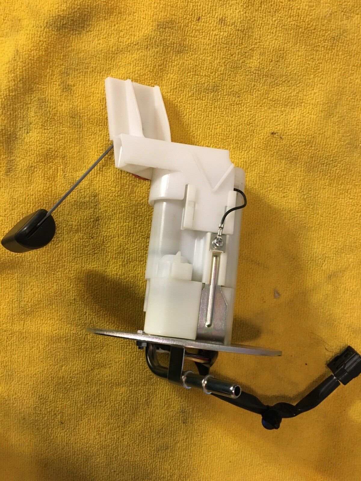 New 2014-18 Honda CBR650F OEM fuel pump 16700-MJE-D01 - Fresh Stock Dated February 2026