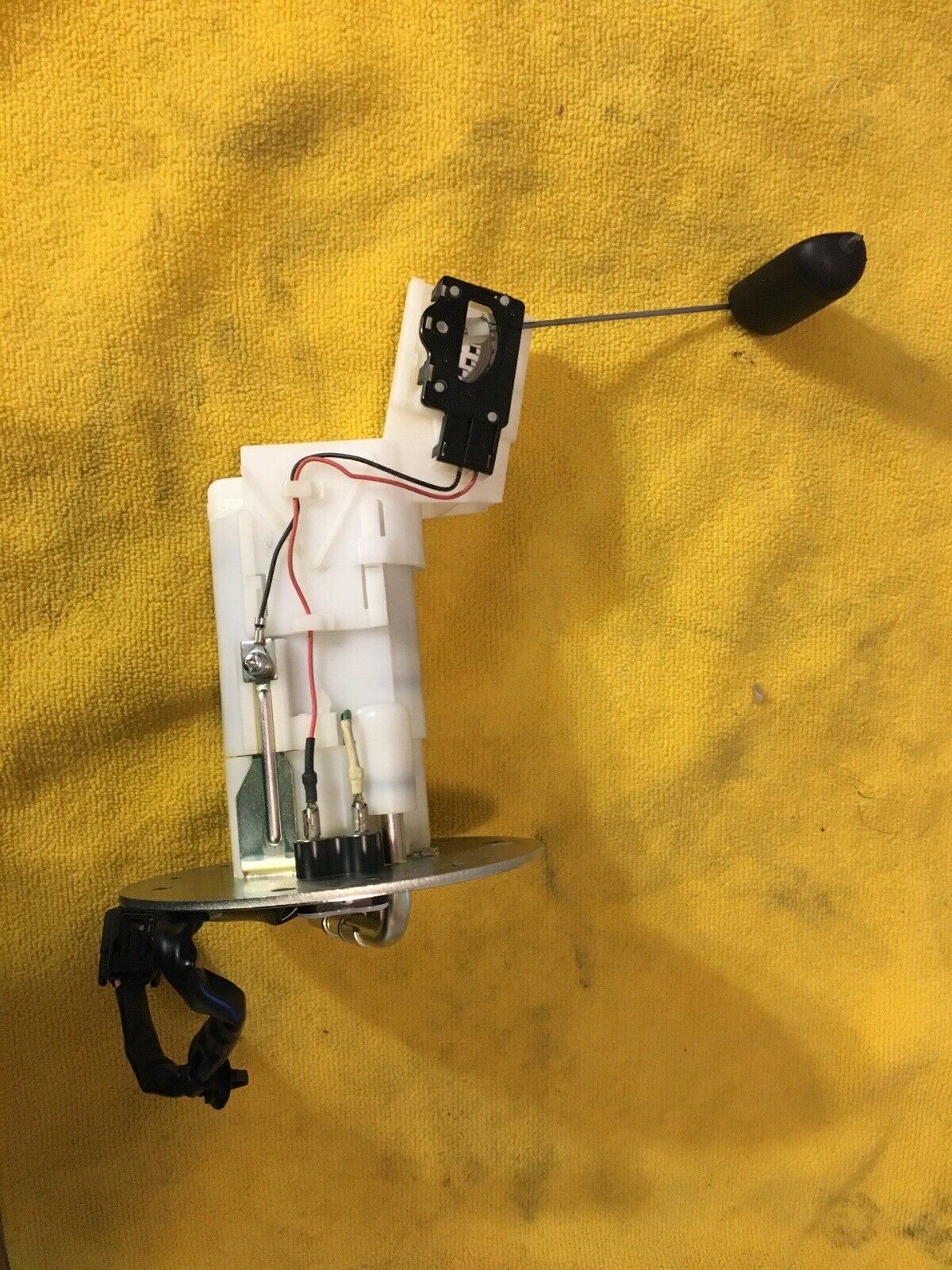 New 2014-18 Honda CBR650F OEM fuel pump 16700-MJE-D01 - Fresh Stock Dated February 2026